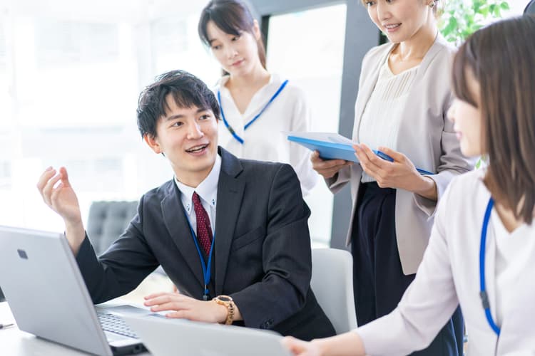 Top Zoho CRM Features for Smarter Sales and Seamless Growth